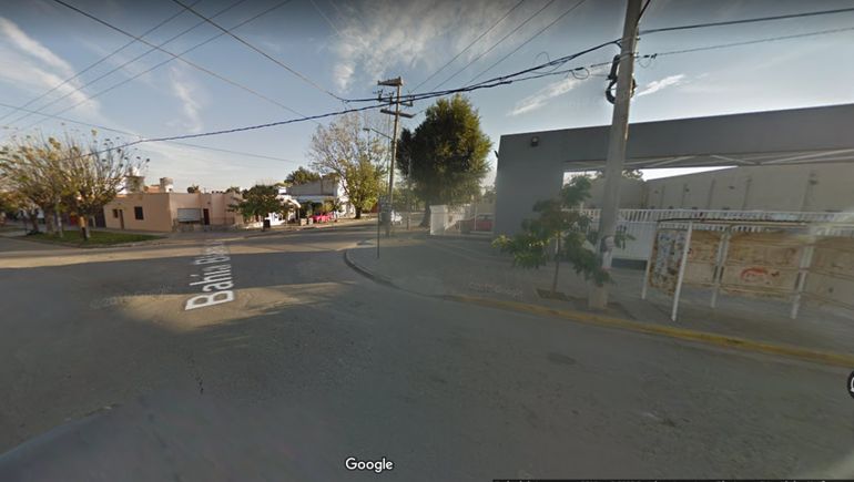 Padre atacó con un cuchillo a su hijo en plena calle y terminaron detenidos