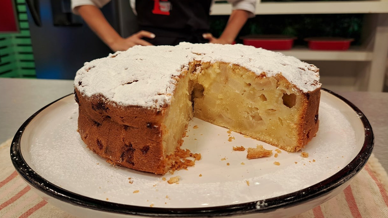 Esta torta húmeda de manzana se hace minutos y es deliciosa: la receta de Cami Homs