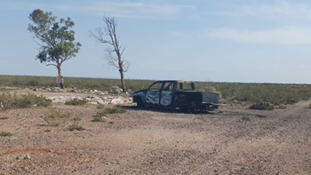 robaron una camioneta amarok cerca de ruta 7 y la prendieron fuego en la meseta robaron una camioneta amarok cerca de ruta 7 y la prendieron fuego en la meseta