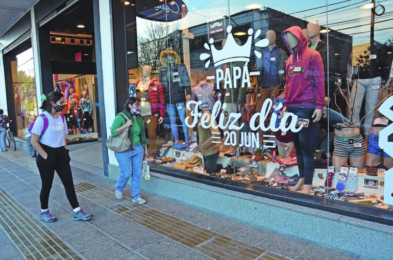 Esperan un mayor consumo para festejar el Día del Padre. Esperan un mayor consumo para festejar el Día del Padre.