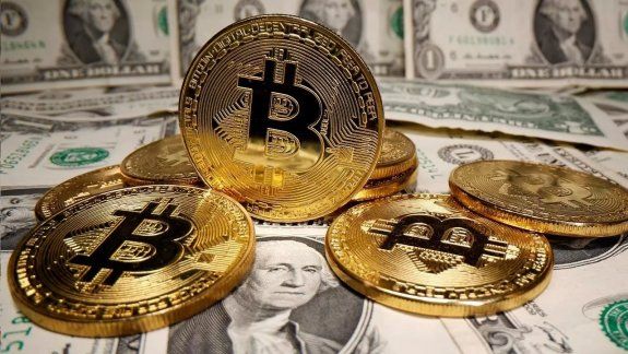 Nuevo récord del Bitcoin: sube un 16% y supera los 45 mil dólares