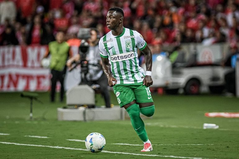 Por fin, Boca selló su primer refuerzo: los números del contrato de Marino Hinestroza