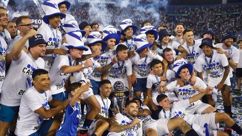 Vélez volvió a ser campeón tras 11 años de sequía.