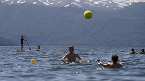 Con 90% de ocupación, San Martín de los Andes se quedó sin guardavidas | LM Neuquen Con 90% de ocupación, San Martín de los Andes se quedó sin guardavidas