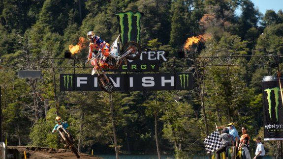 MX2: el esloveno Jonass se llevó la primera carrera