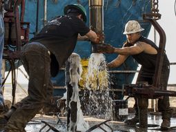 Vaca Muerta busca mano de obra calificada. Vaca Muerta busca mano de obra calificada.