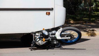 no respeto el paso, choco y debera pagar $2 millones no respeto el paso, choco y debera pagar $2 millones