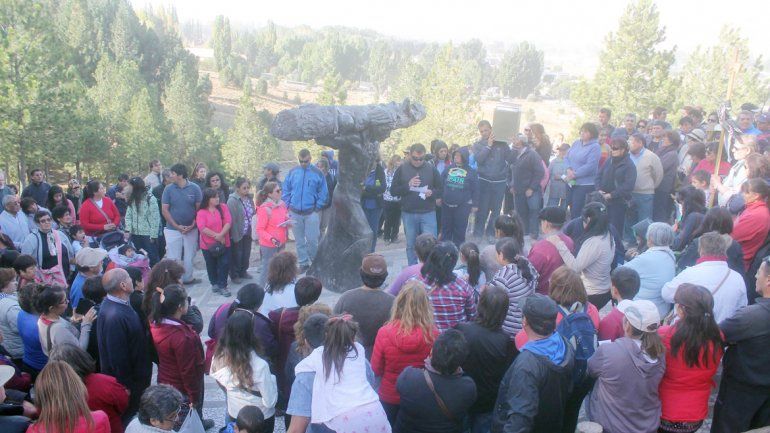 Una multitud recorrió las estaciones que recrean la vida y la pasión de Cristo.