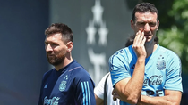 Scaloni volvería a incluir a Messi entre los 11 titulares.
