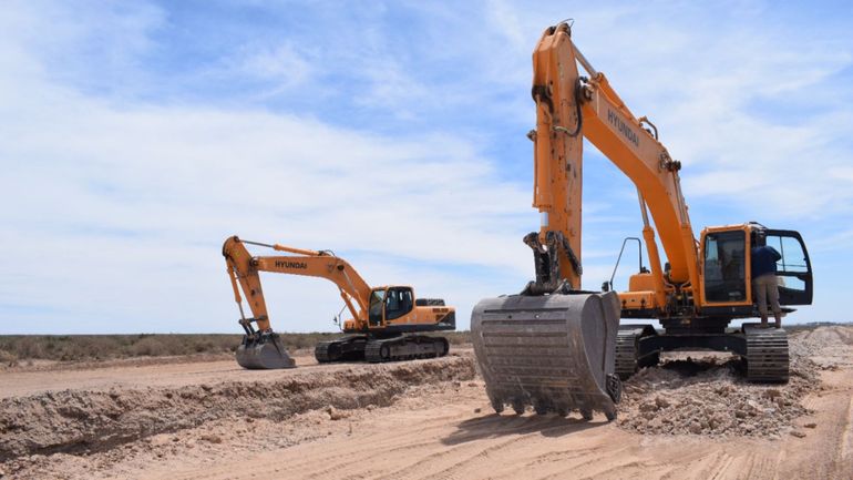 Avanza la obra de pavimentación de la Ruta del Petróleo