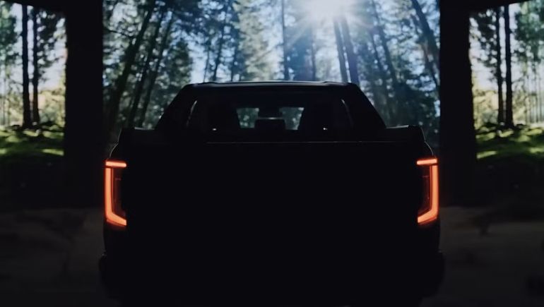 La Toyota Hilux 2026, de atrás La Toyota Hilux 2026, de atrás