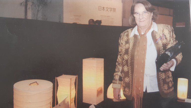 Pirucha, durante la distinción que recibió en el certamen de poesía japonesa.