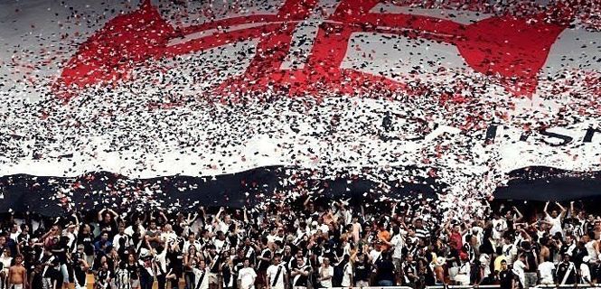 La adaptación de una hinchada brasileña del Decime qué se siente