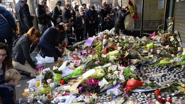 París homenajeó a las víctimas de los atentados de 2015