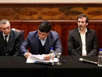 Santa Cruz cerró la cesión de diez áreas que dejó YPF (Foto: Gobierno de Santa Cruz)  