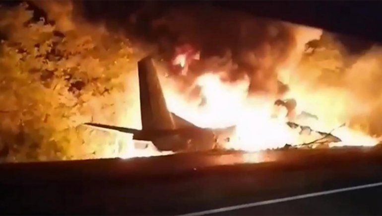 Al menos 20 muertos al estrellarse un avión militar en Ucrania