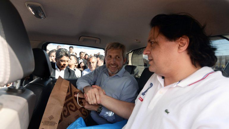 &nbsp;El ministro del Interior dijo que la obligación es disminuir la pobreza. Aseguró que Argentina tiene que endeudarse para cubrir un hueco fiscal.