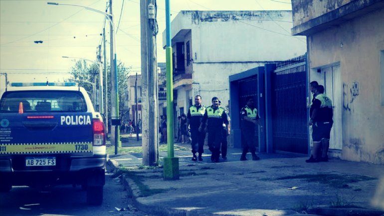 Salió al jardín y se encontró con un cuerpo descuartizado