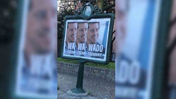 El cartel de Eduardo Wado De Pedro que apareció en la vía pública. El cartel de Eduardo Wado De Pedro que apareció en la vía pública.