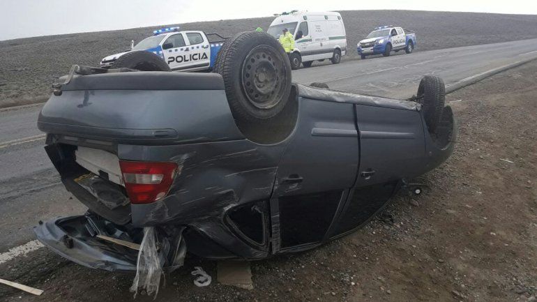 Se quedó dormida al volante y volcó cuando viajaba con su hija