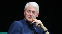 video: la extrana reaccion de bill clinton durante su declaracion por el caso epstein video: la extrana reaccion de bill clinton durante su declaracion por el caso epstein