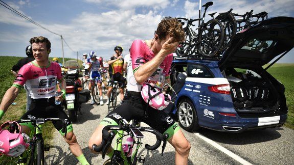 Tiraron gas pimienta a corredores del Tour de France