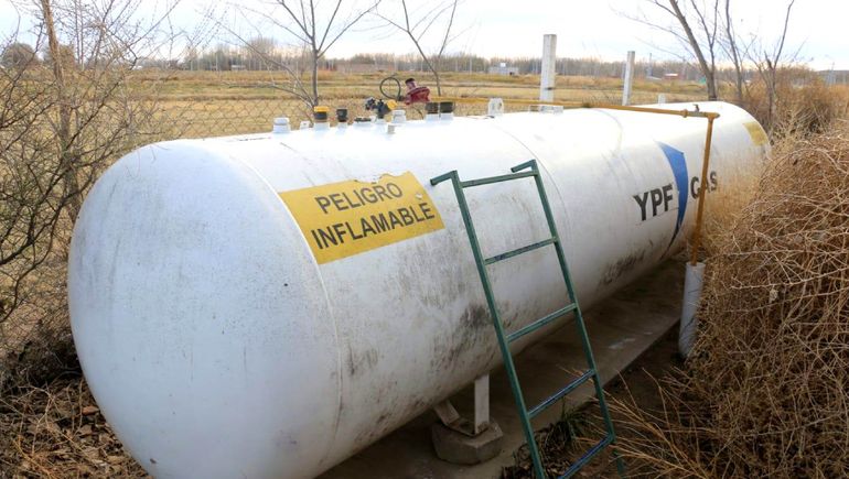 La escuela rural utilizaba gas envasado y se conectará pronto a la red de gas natural. La escuela rural utilizaba gas envasado y se conectará pronto a la red de gas natural.