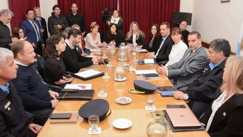 crisis carcelaria en neuquen: se reunio una mesa de dialogo para buscar soluciones crisis carcelaria en neuquen: se reunio una mesa de dialogo para buscar soluciones
