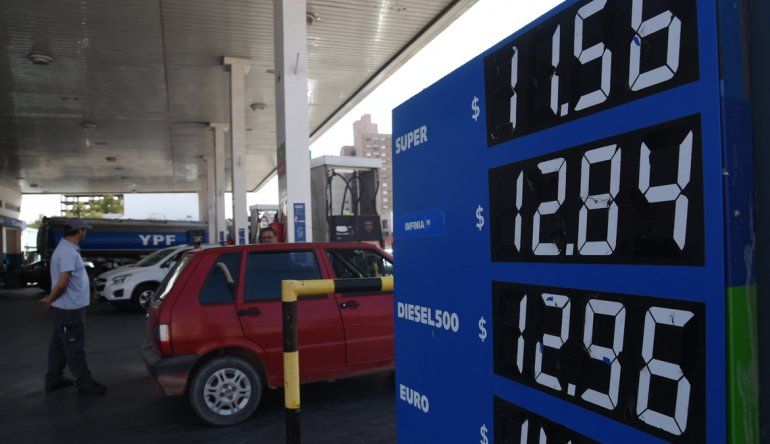 Nuevo golpe al bolsillo: desde hoy el precio de las naftas aumentó un 6 por ciento