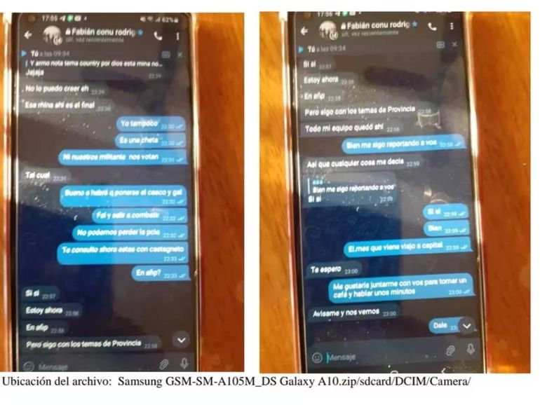 Los mensajes entre el funcionario Los mensajes entre el funcionario