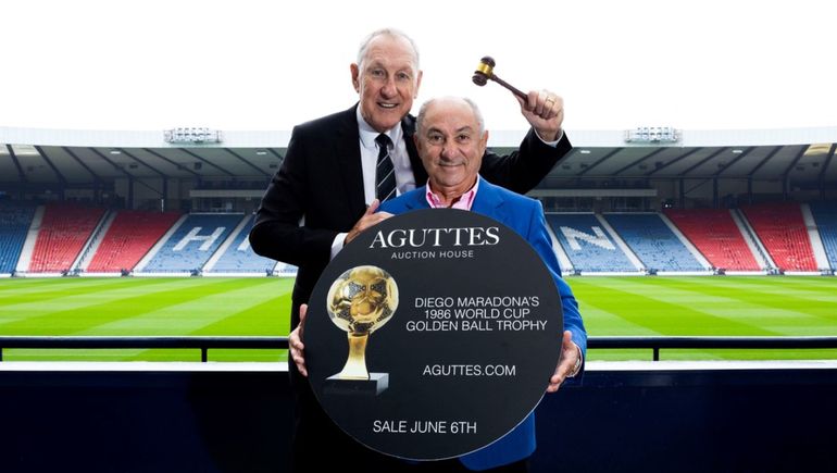 Terry Butcher quiere comprar el Balón de Oro 1986 de Maradona para romperlo.