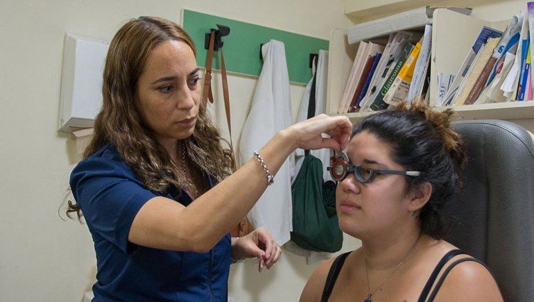 Entregaron anteojos recetados a vecinos del oeste