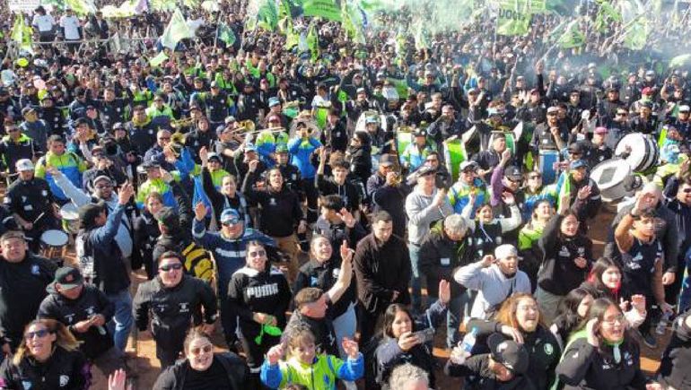 Una asamblea de la UOCRA en Vaca Muerta. Una asamblea de la UOCRA en Vaca Muerta.