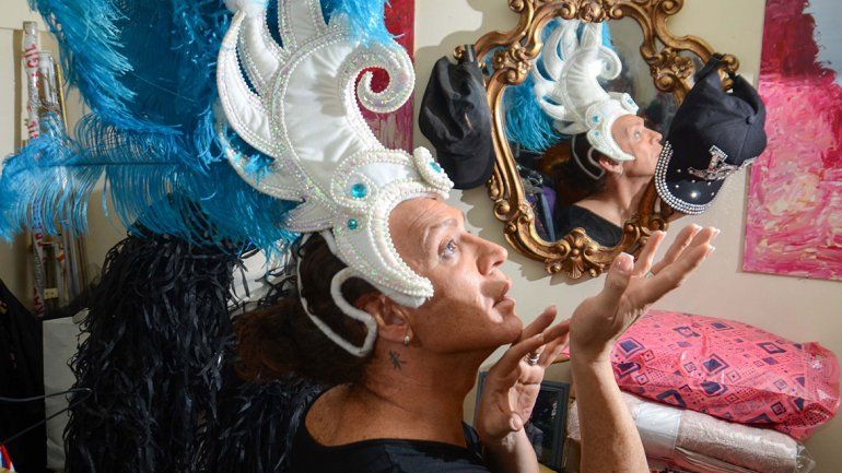 Pablo, el peluquero que también da vida a Eyael