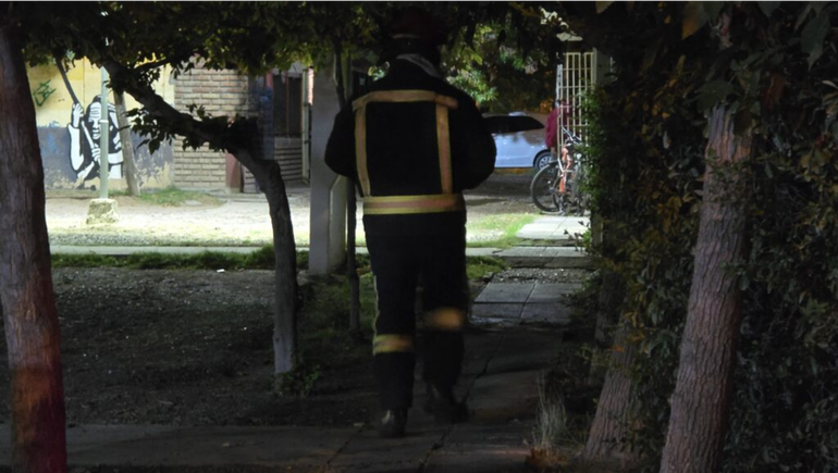 Investigan el ataque con una bomba molotov a una vivienda