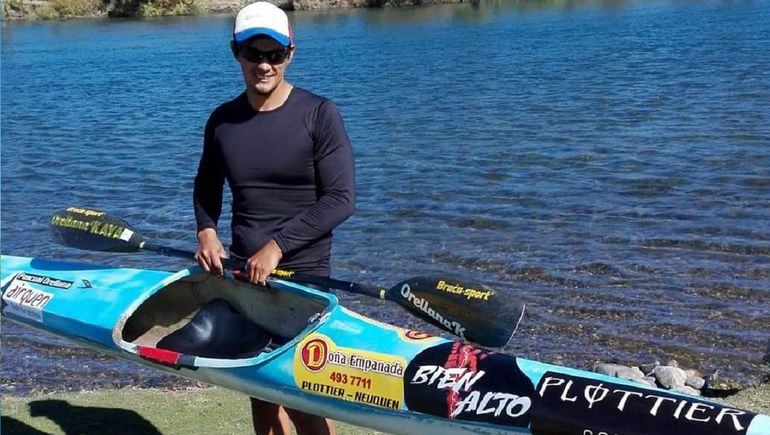 Pascual Orellana, el profe del oeste neuquino que busca recursos para viajar al mundial de canotaje