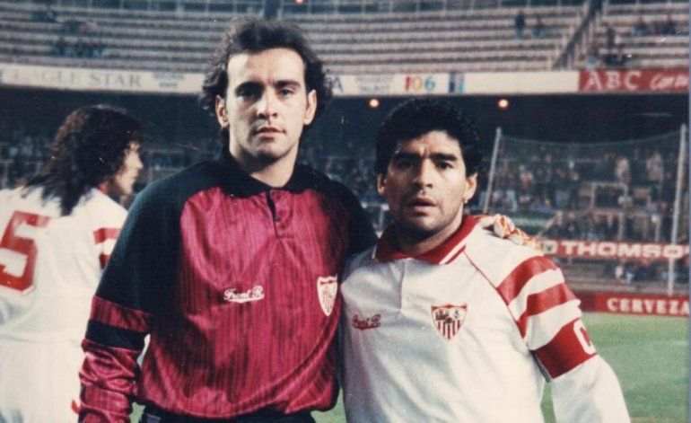Maradona y Monchy Rodríguez compartieron cuando ambos jugaban en Sevilla