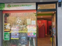 La agencia 64 donde se vendió el premio récord. Un Quini 6 histórico era lo único que me faltaba, nos contó Cecilia, su dueña. La agencia 64 donde se vendió el premio récord. Un Quini 6 histórico era lo único que me faltaba, nos contó Cecilia, su dueña.