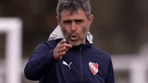 cuales son los centrales que va a buscar independiente si vende a kevin lomonaco