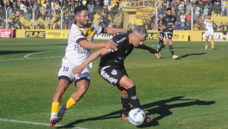 Cipolletti tuvo buenos momentos pero no pudo con Olimpo. Fotos: gentileza La Nueva&nbsp;