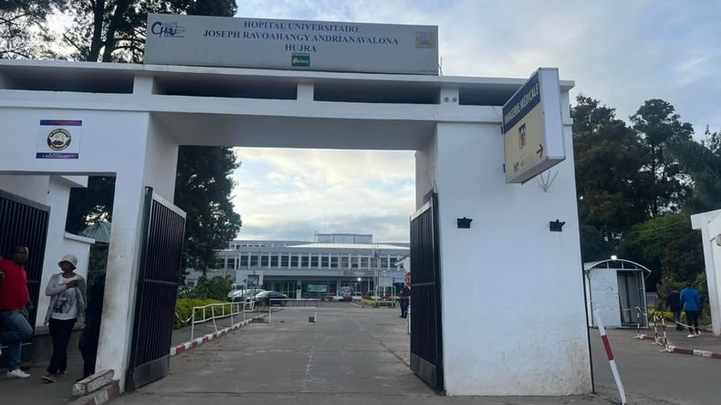 Los últimos 6 muertos de un total de 17 por la intoxicación alimentaria en Madagascar se registraron en el Hospital Joseph Ravoahangy Andrianavalona.